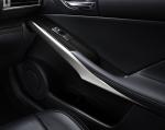 Lexus IS300h 2013 года